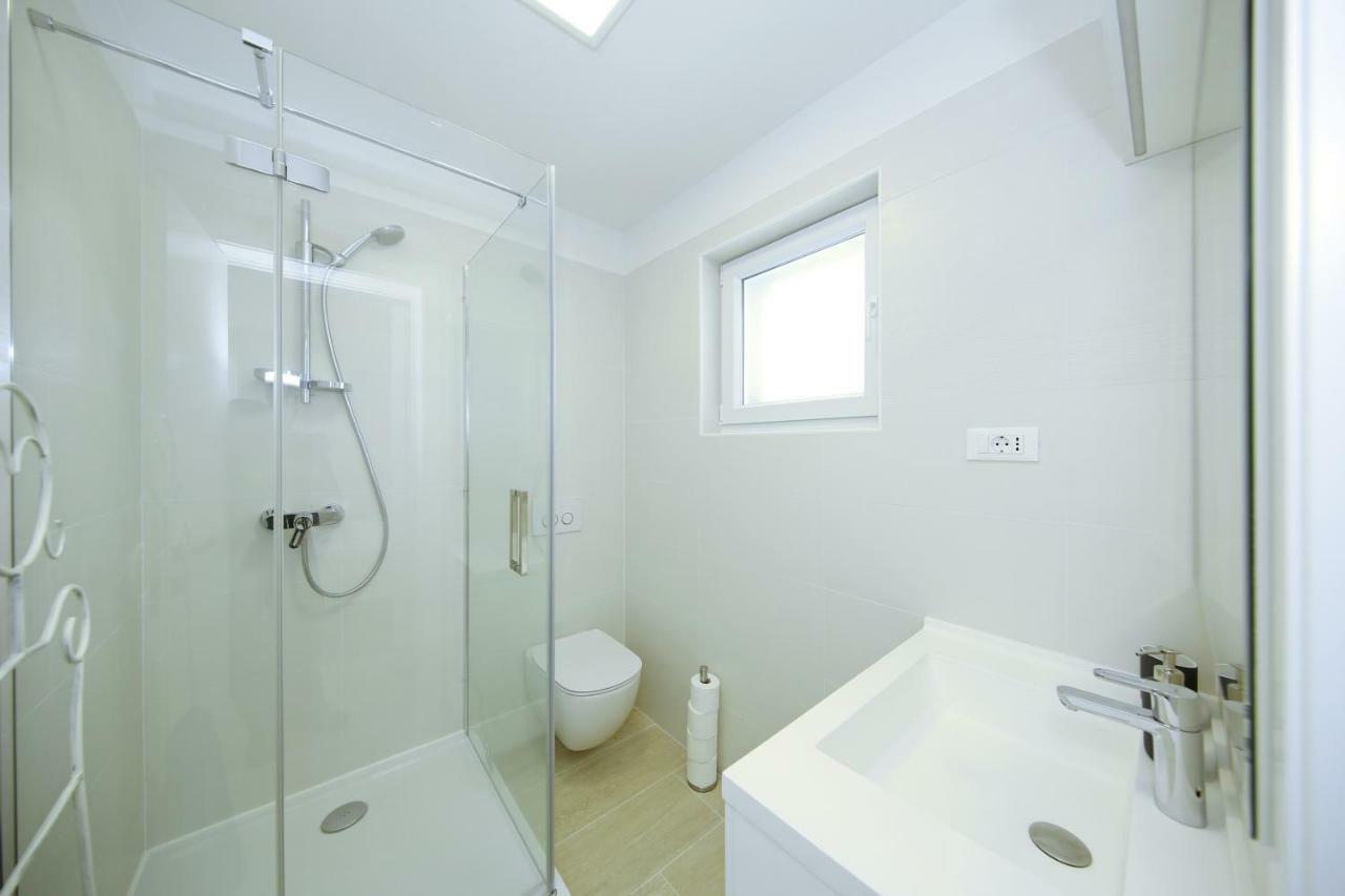 Valadar Apartments Привлака Екстериор снимка