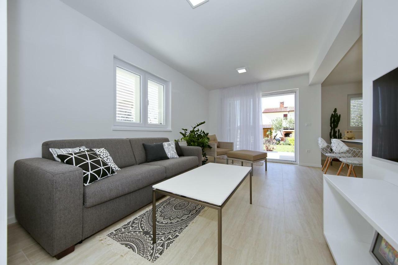 Valadar Apartments Привлака Екстериор снимка