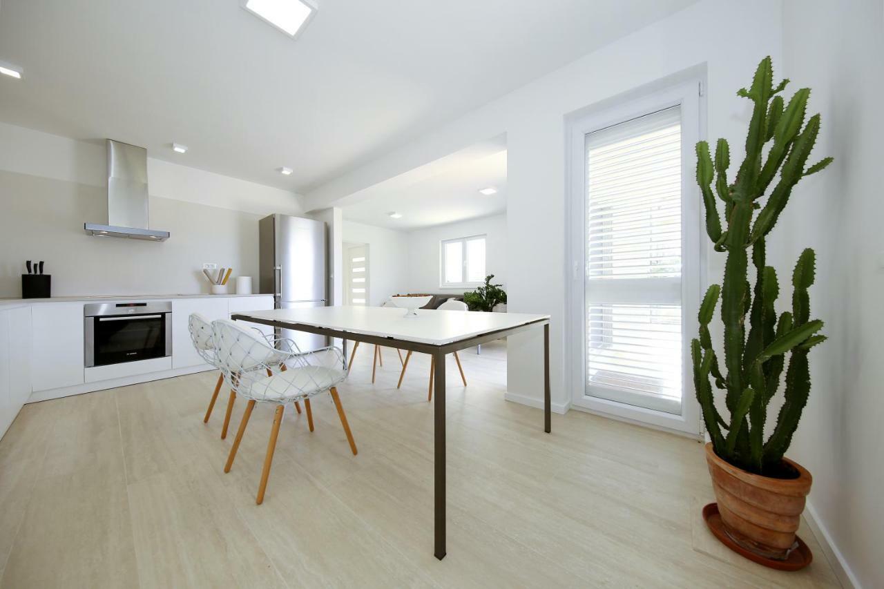 Valadar Apartments Привлака Екстериор снимка